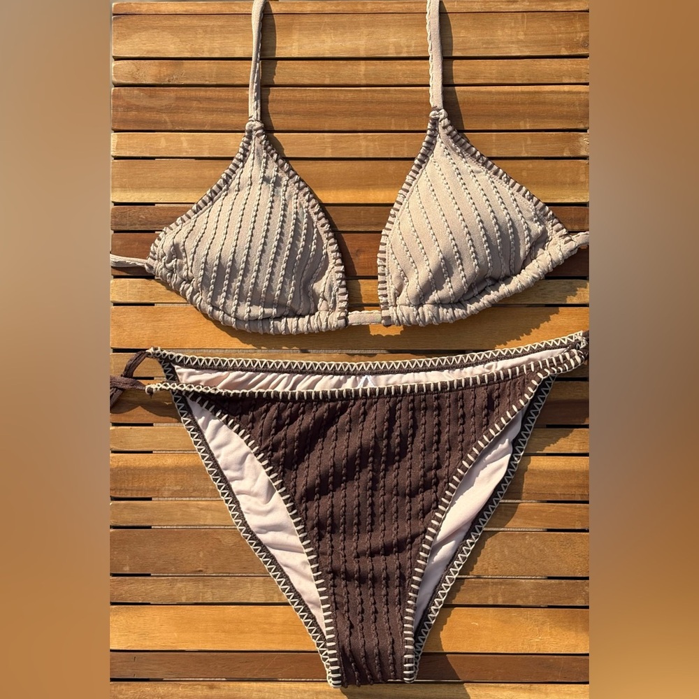 MEDIUM NWT Cupshe Cream and Brown Strip Swim Bikini Set